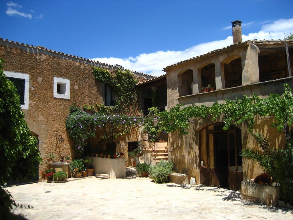 Raims Bed & Breakfast 4*